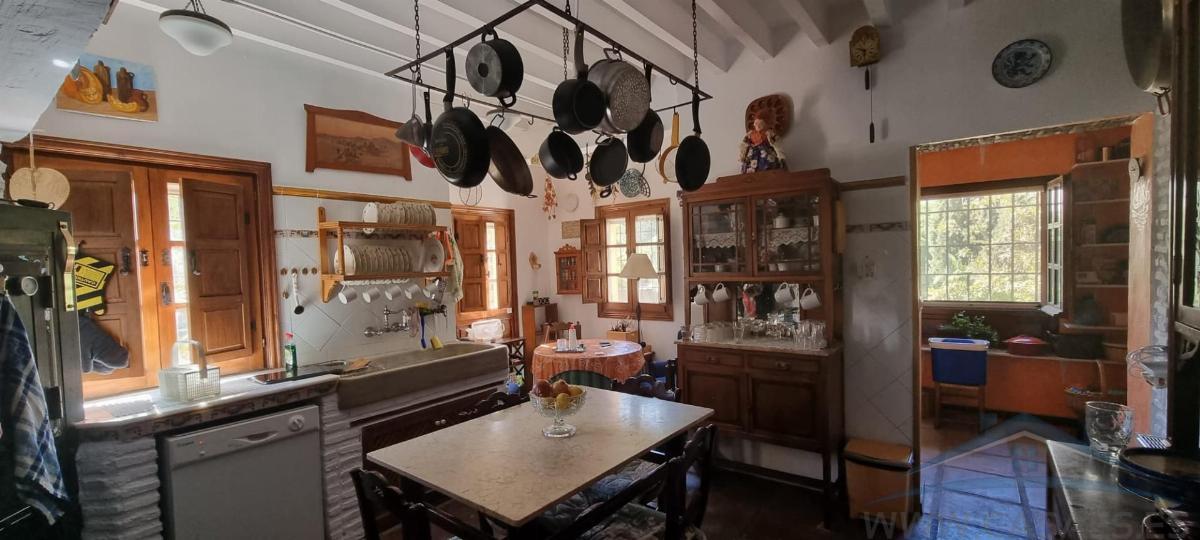 For sale of house in Fondón