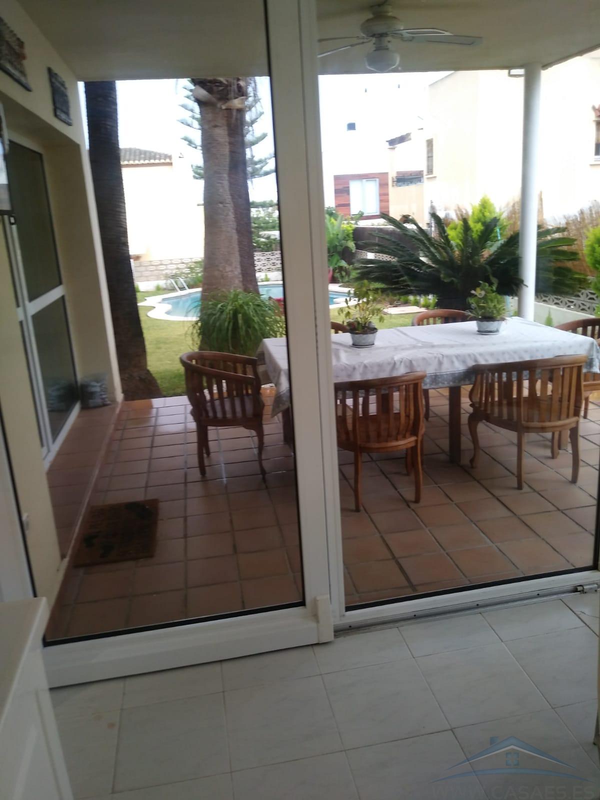 For rent of chalet in Aguadulce