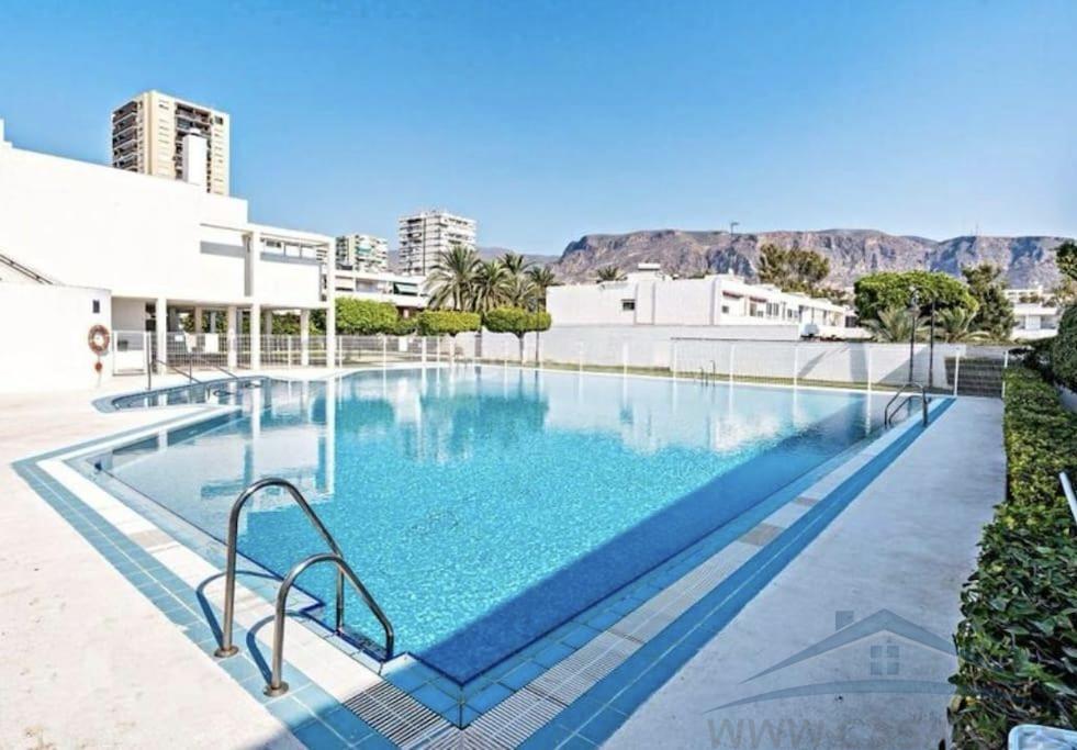 Продажа от

 Квартира на Aguadulce