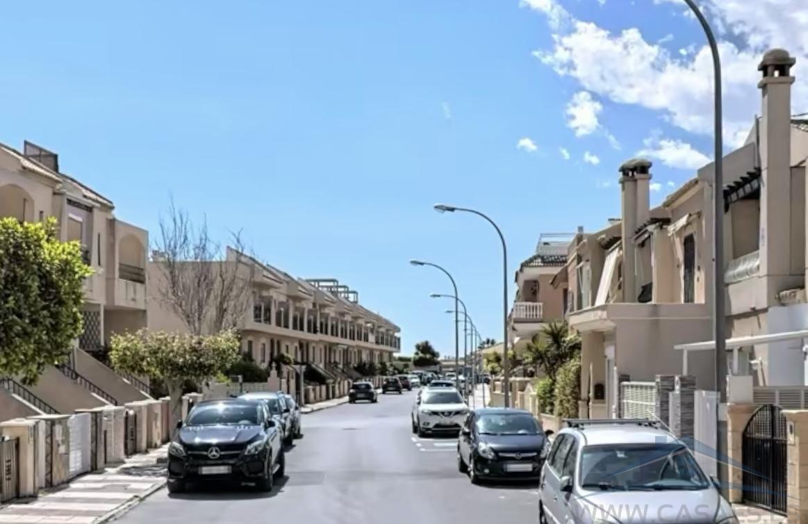 For sale of duplex in Aguadulce