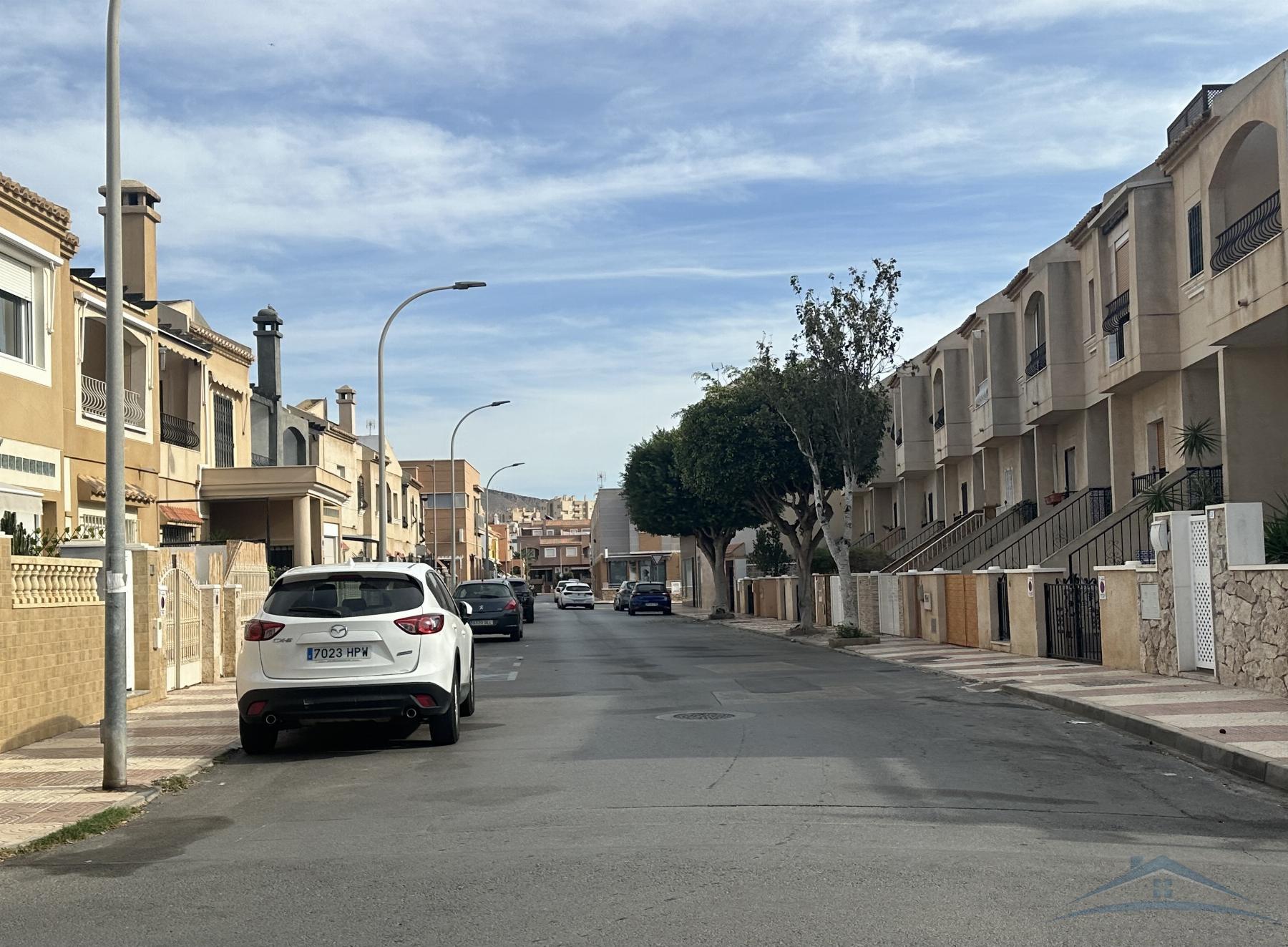 For sale of duplex in Aguadulce