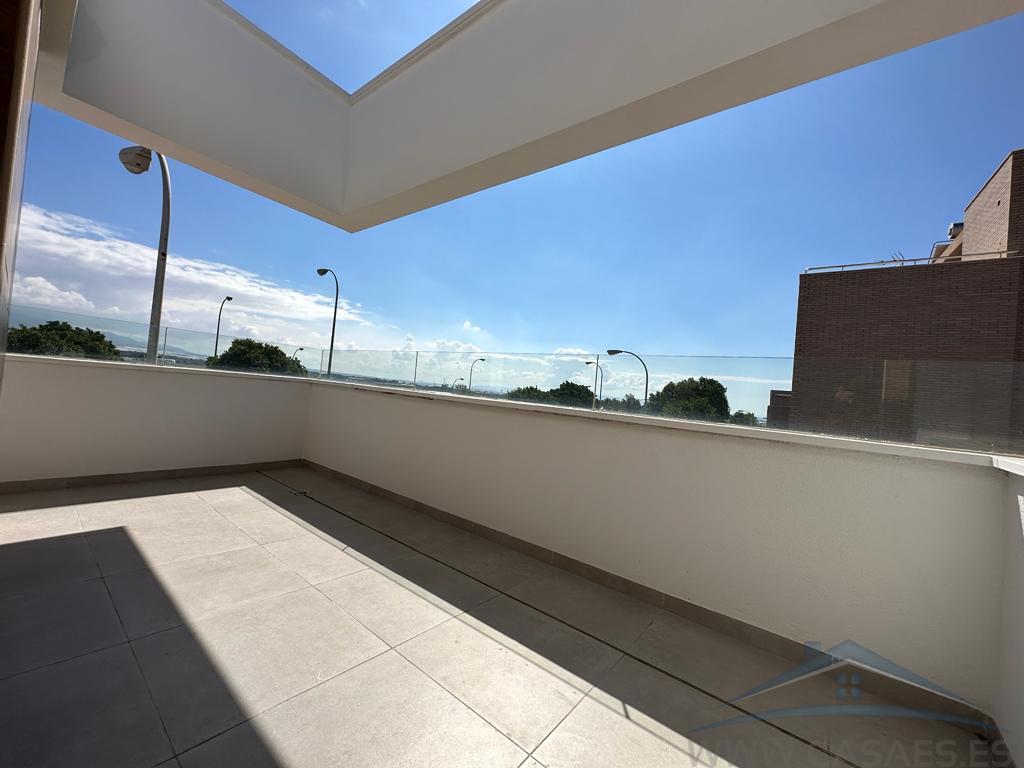 For rent of chalet in Almería
