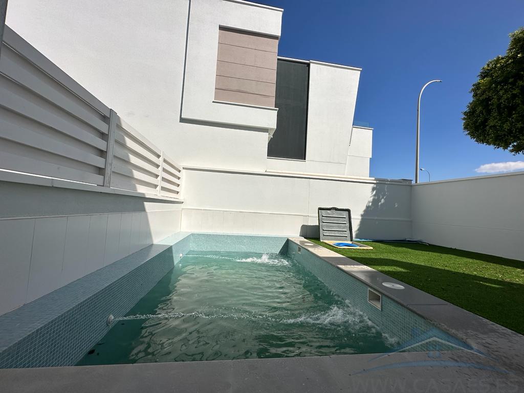Miete von chalet in
 Almería