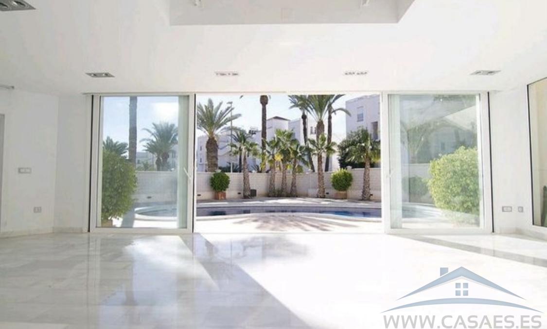 For rent of chalet in Aguadulce