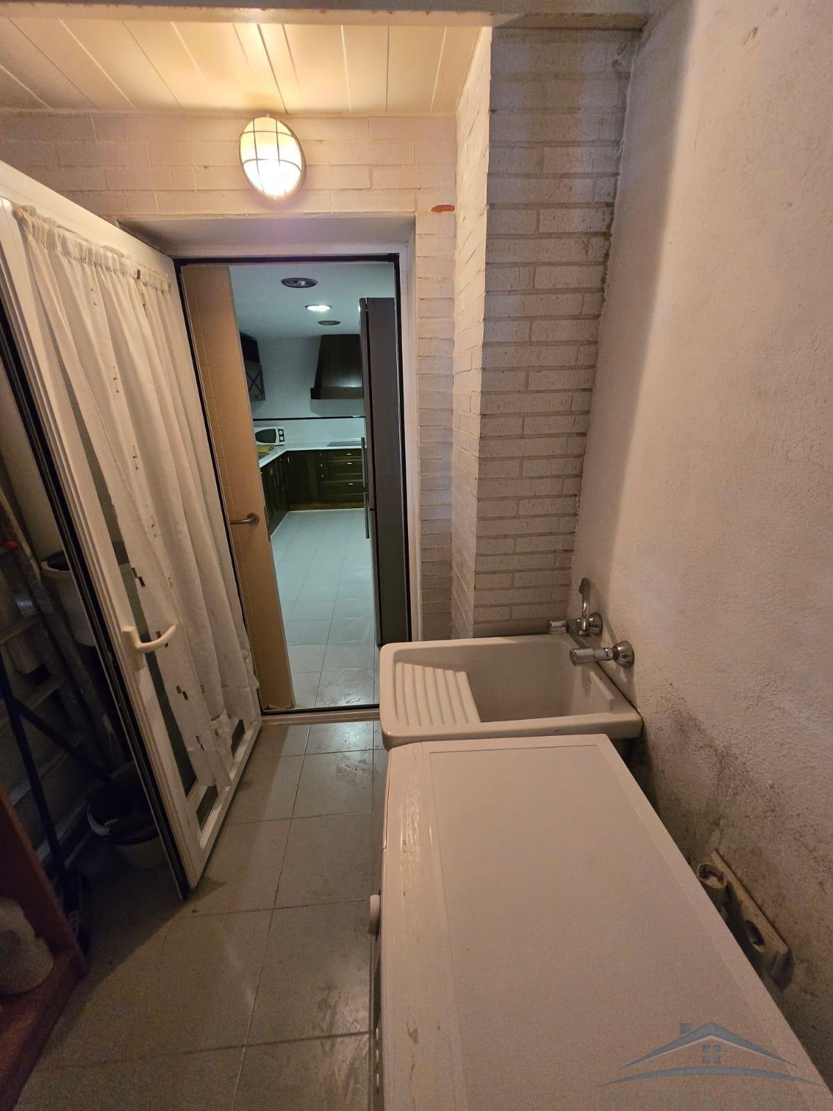 For sale of duplex in Roquetas de Mar