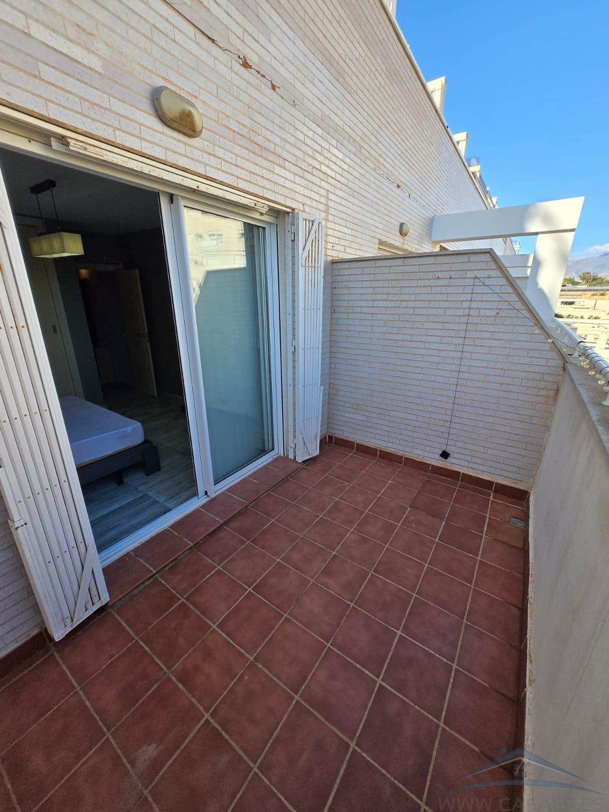 For sale of duplex in Roquetas de Mar