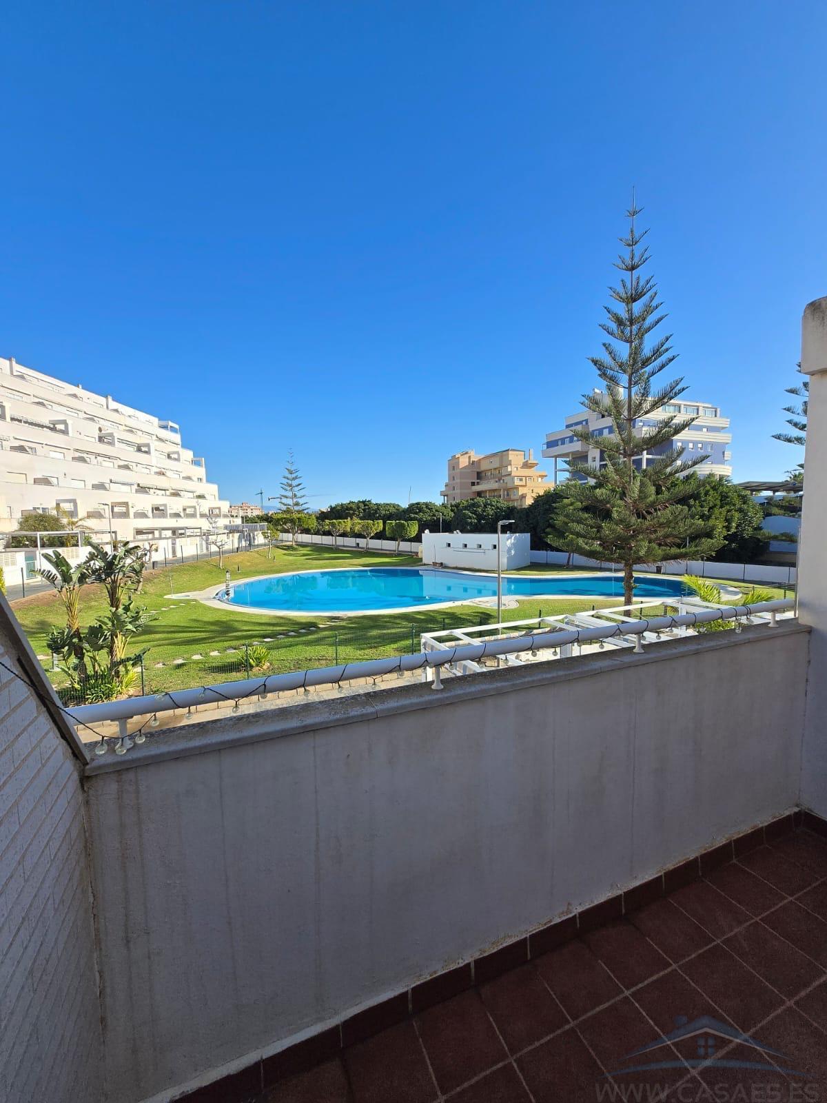 For sale of duplex in Roquetas de Mar