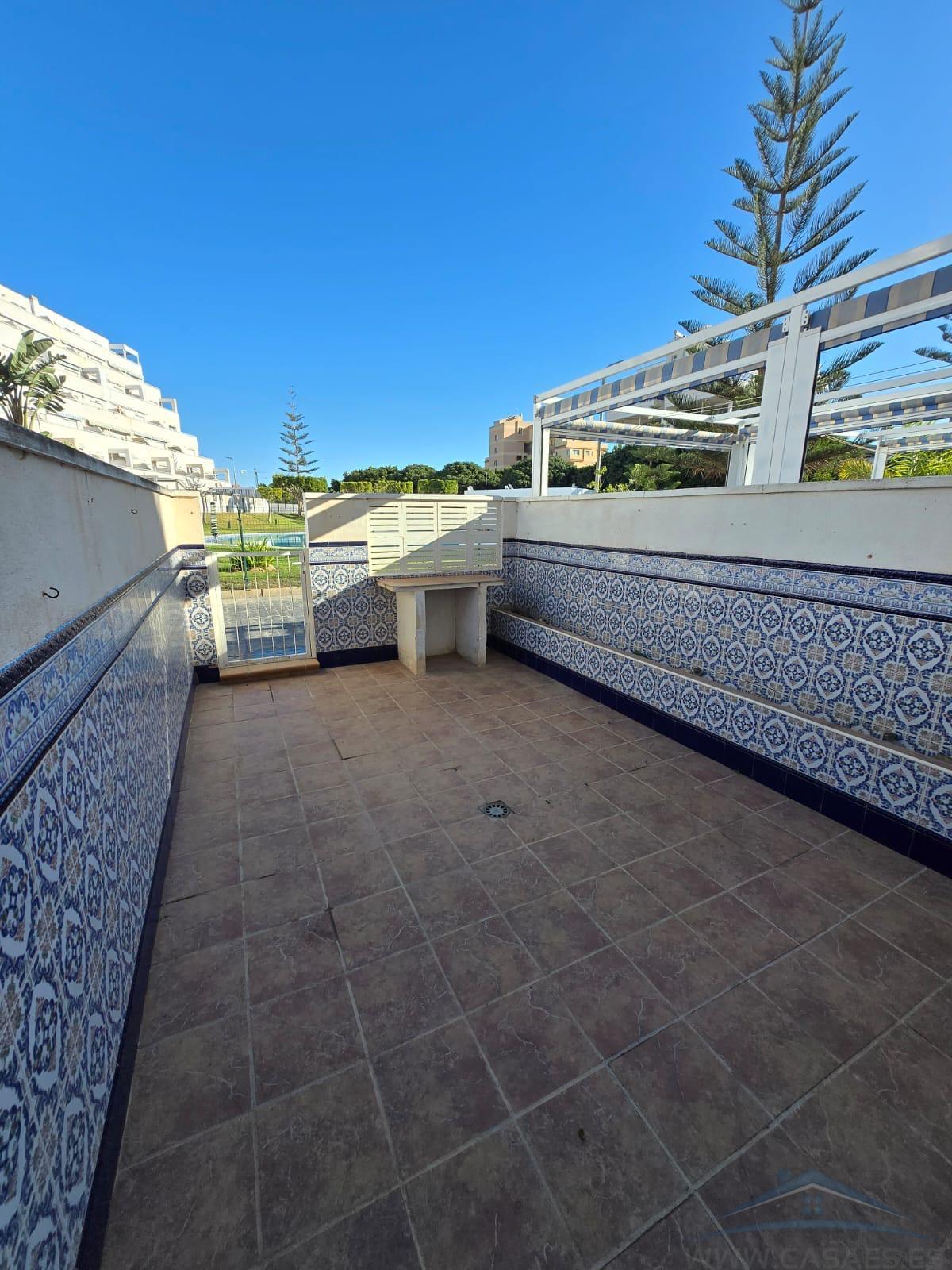 For sale of duplex in Roquetas de Mar