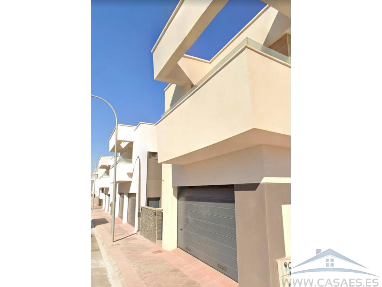 For sale of chalet in Almería