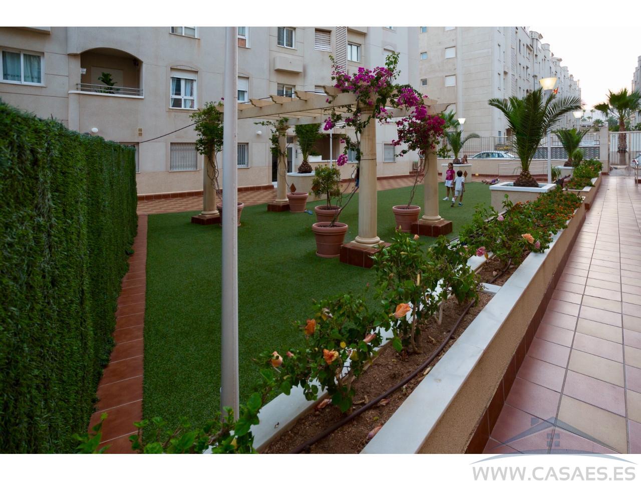 For rent of flat in Roquetas de Mar