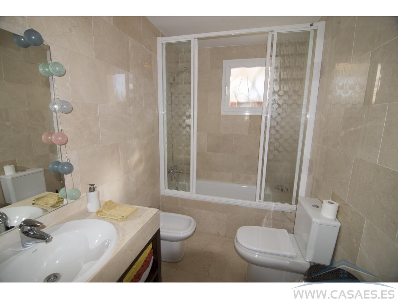 For sale of penthouse in Almería