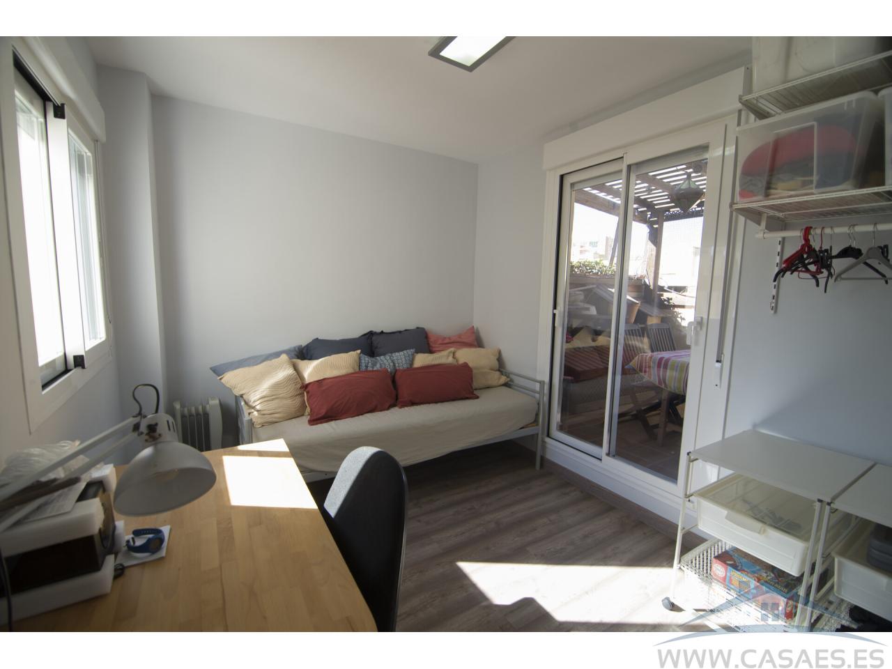 For sale of penthouse in Almería