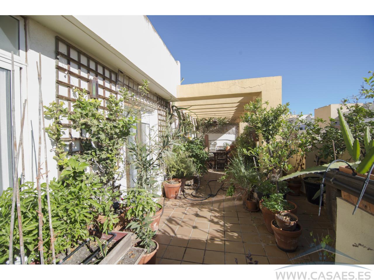 For sale of penthouse in Almería