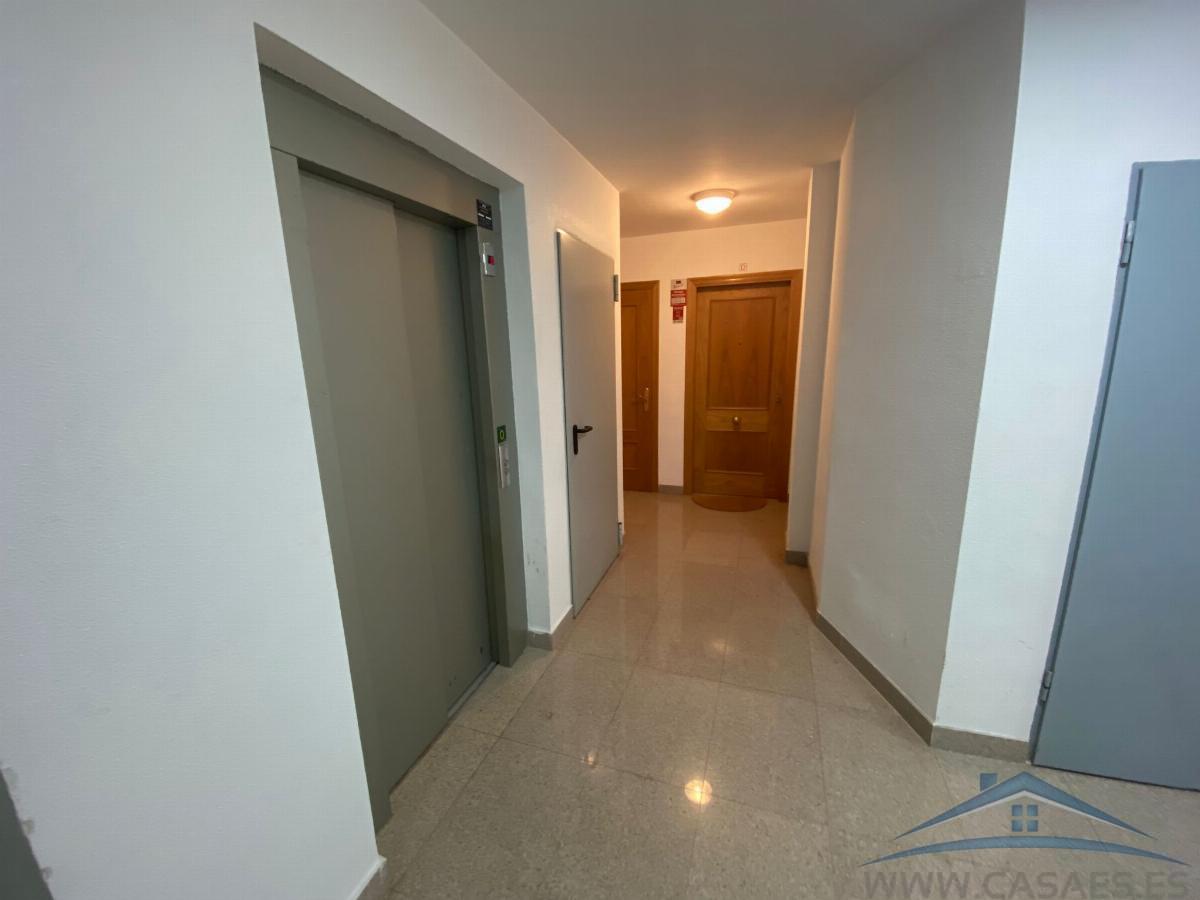 For sale of flat in Roquetas de Mar