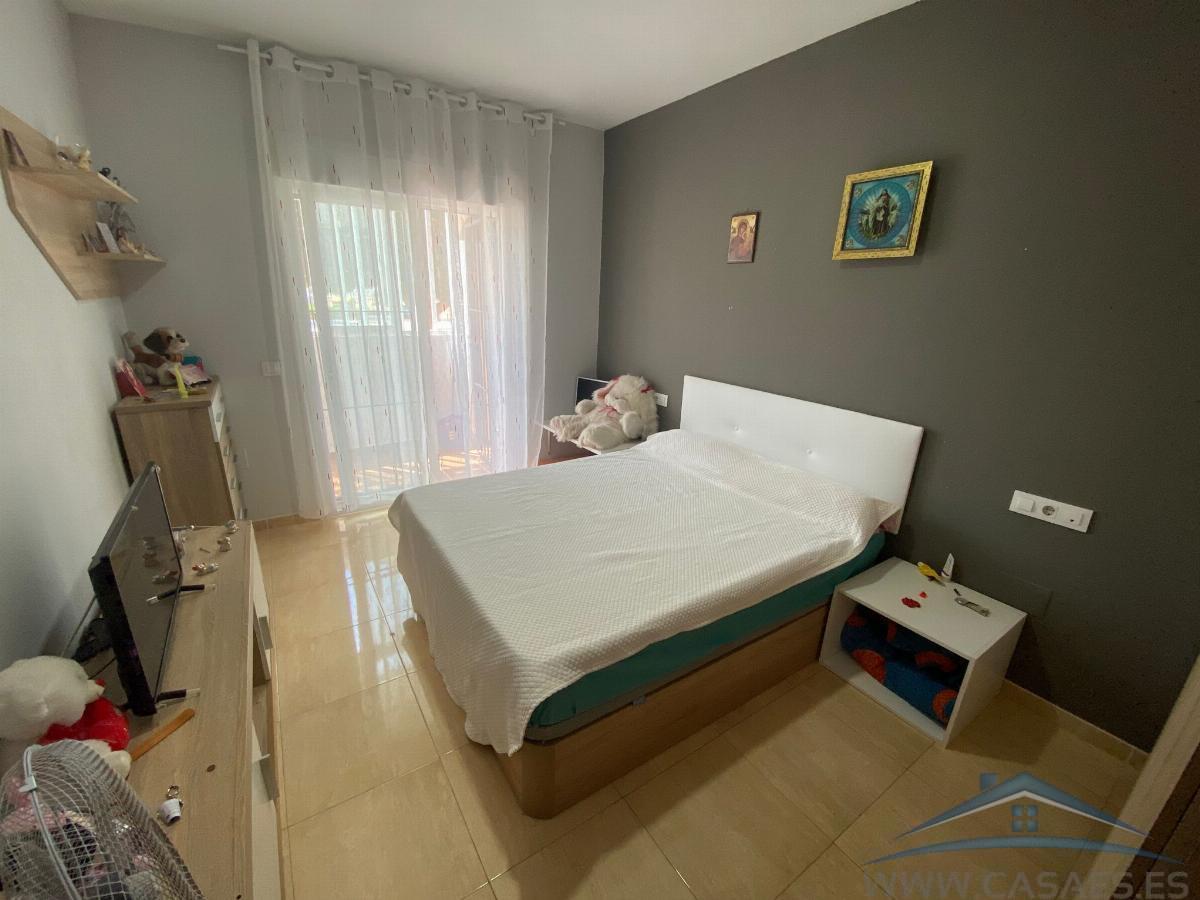 For sale of flat in Roquetas de Mar