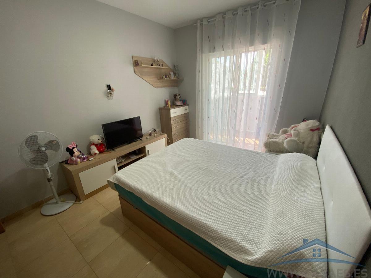 For sale of flat in Roquetas de Mar