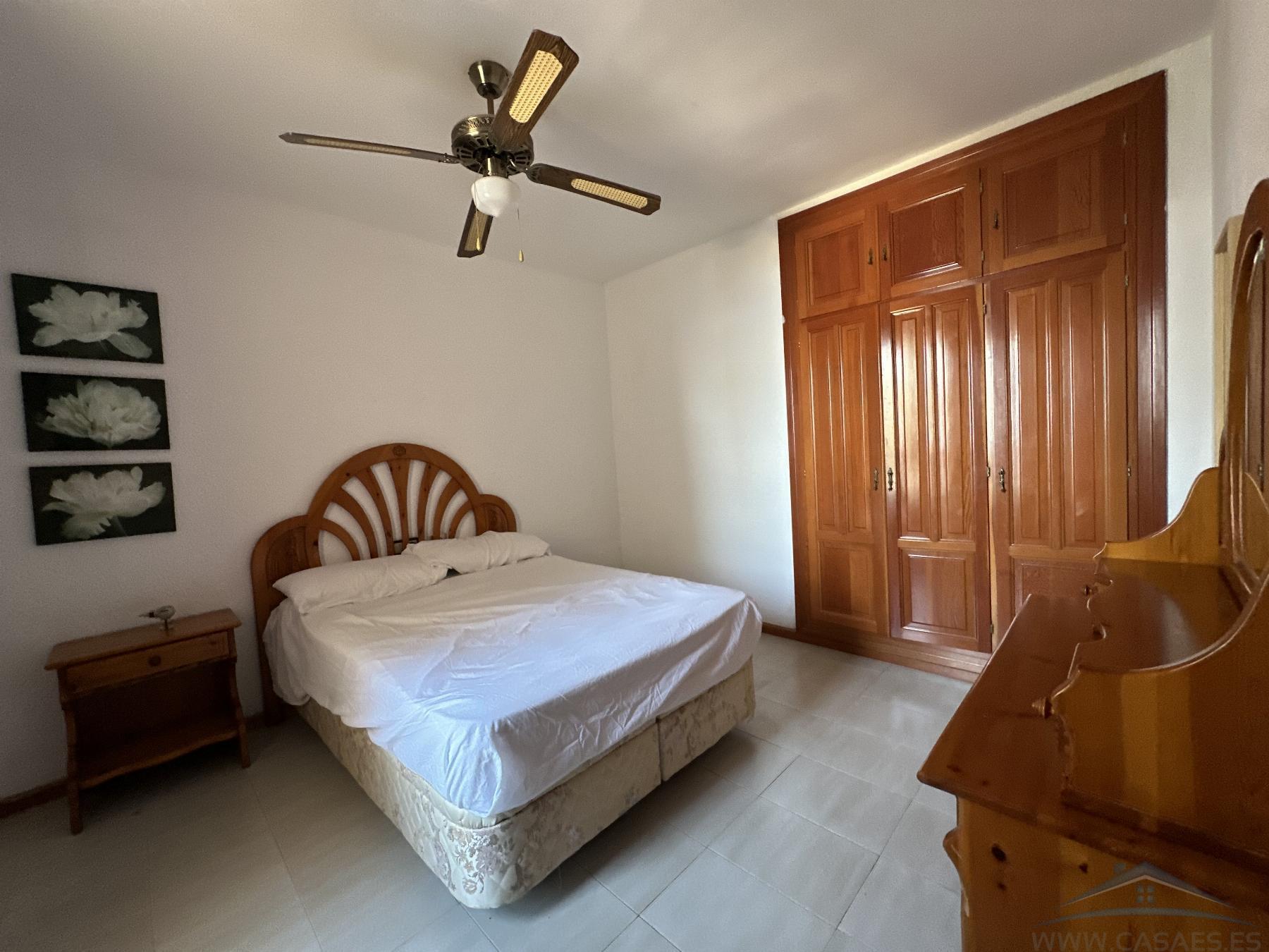 For rent of chalet in Roquetas de Mar
