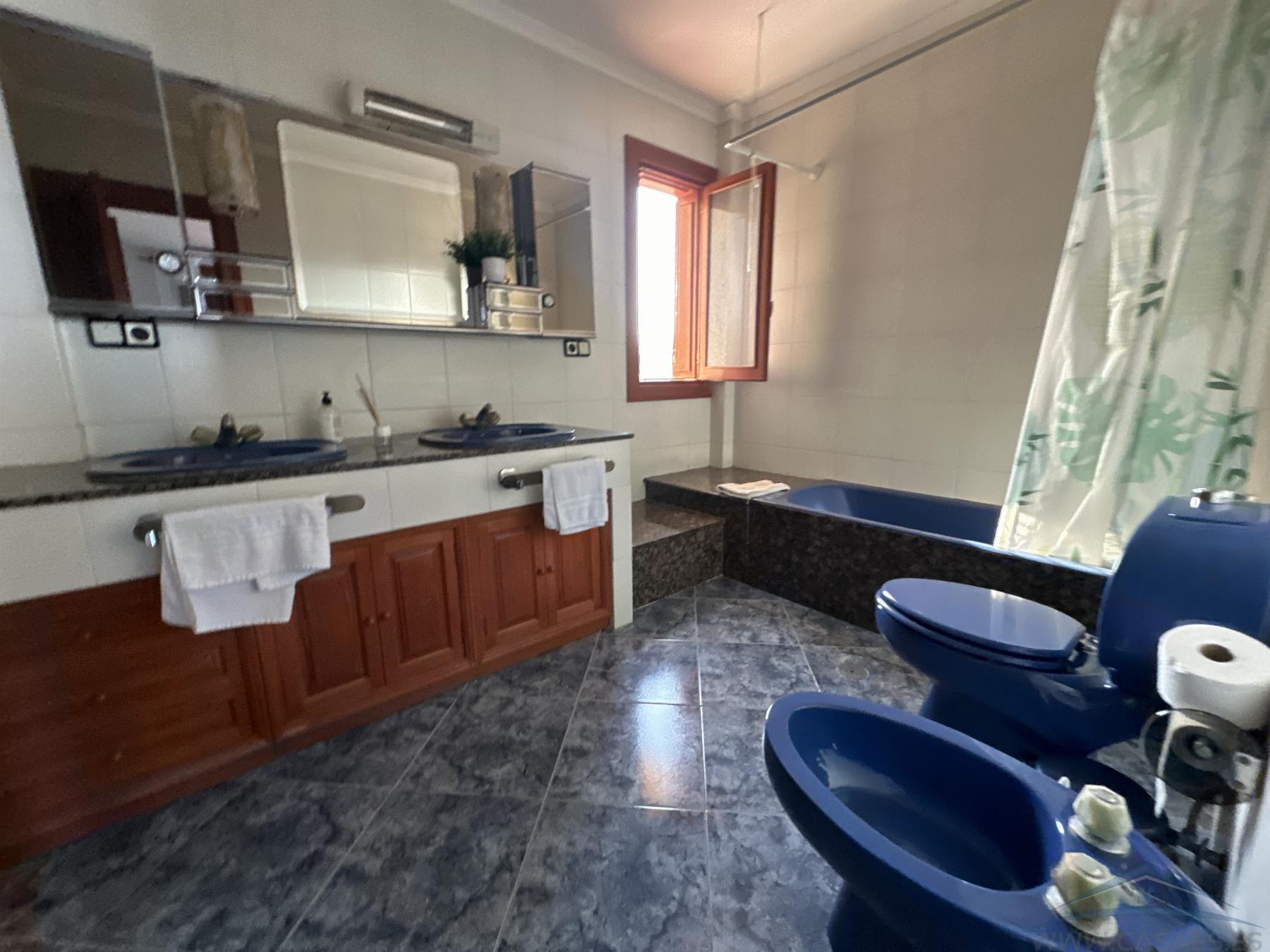 For rent of chalet in Roquetas de Mar