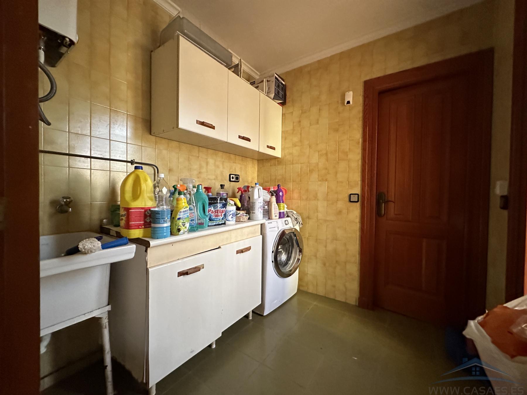 For rent of chalet in Roquetas de Mar