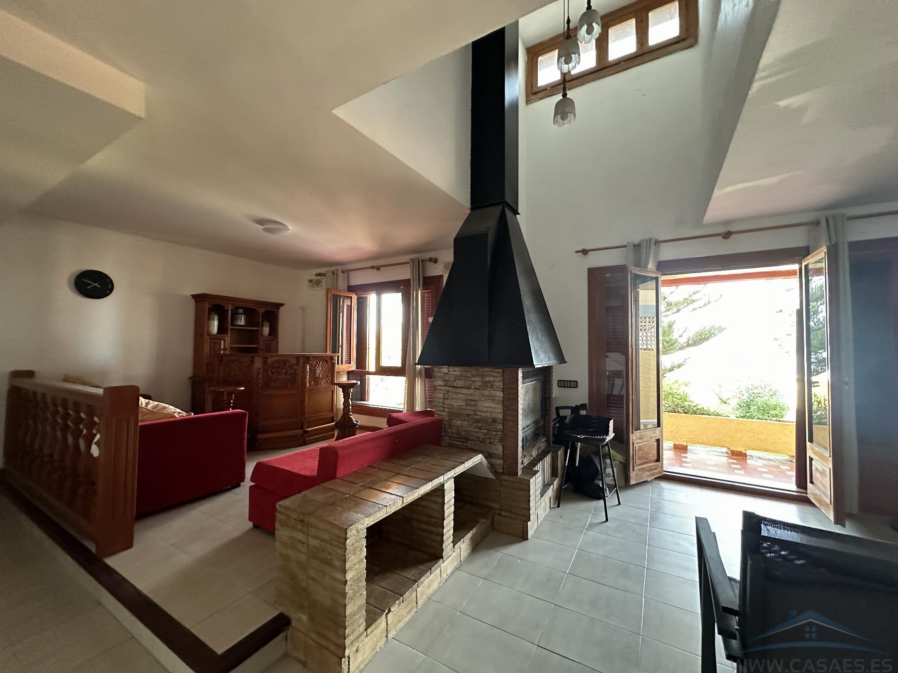 For rent of chalet in Roquetas de Mar