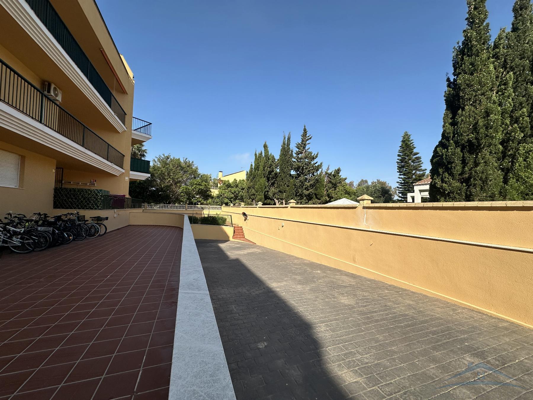 For sale of penthouse in Roquetas de Mar