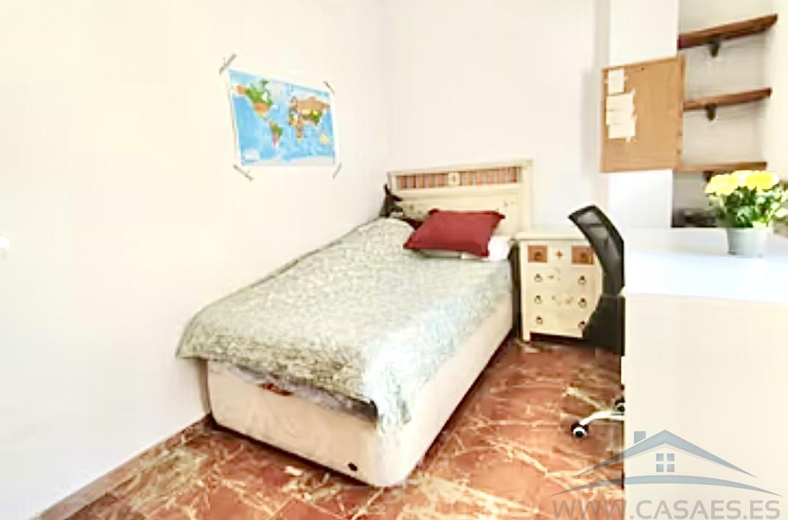 For sale of penthouse in Almería