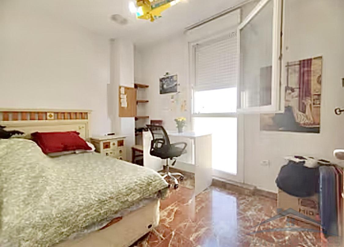 For sale of penthouse in Almería