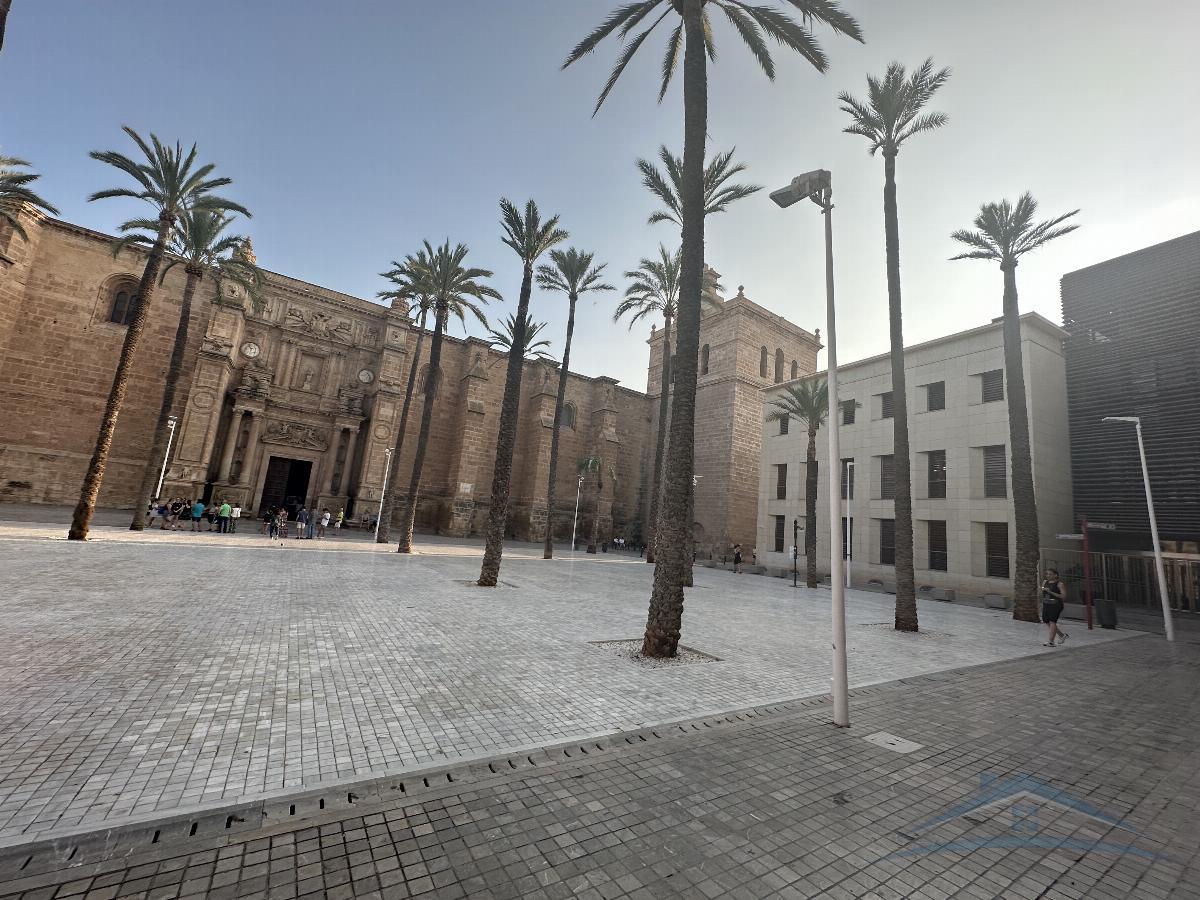 For rent of flat in Almería