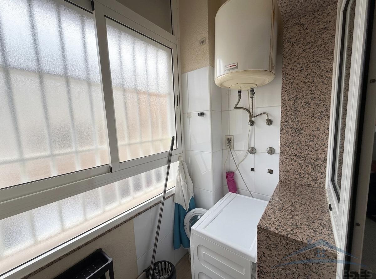 For sale of flat in Roquetas de Mar