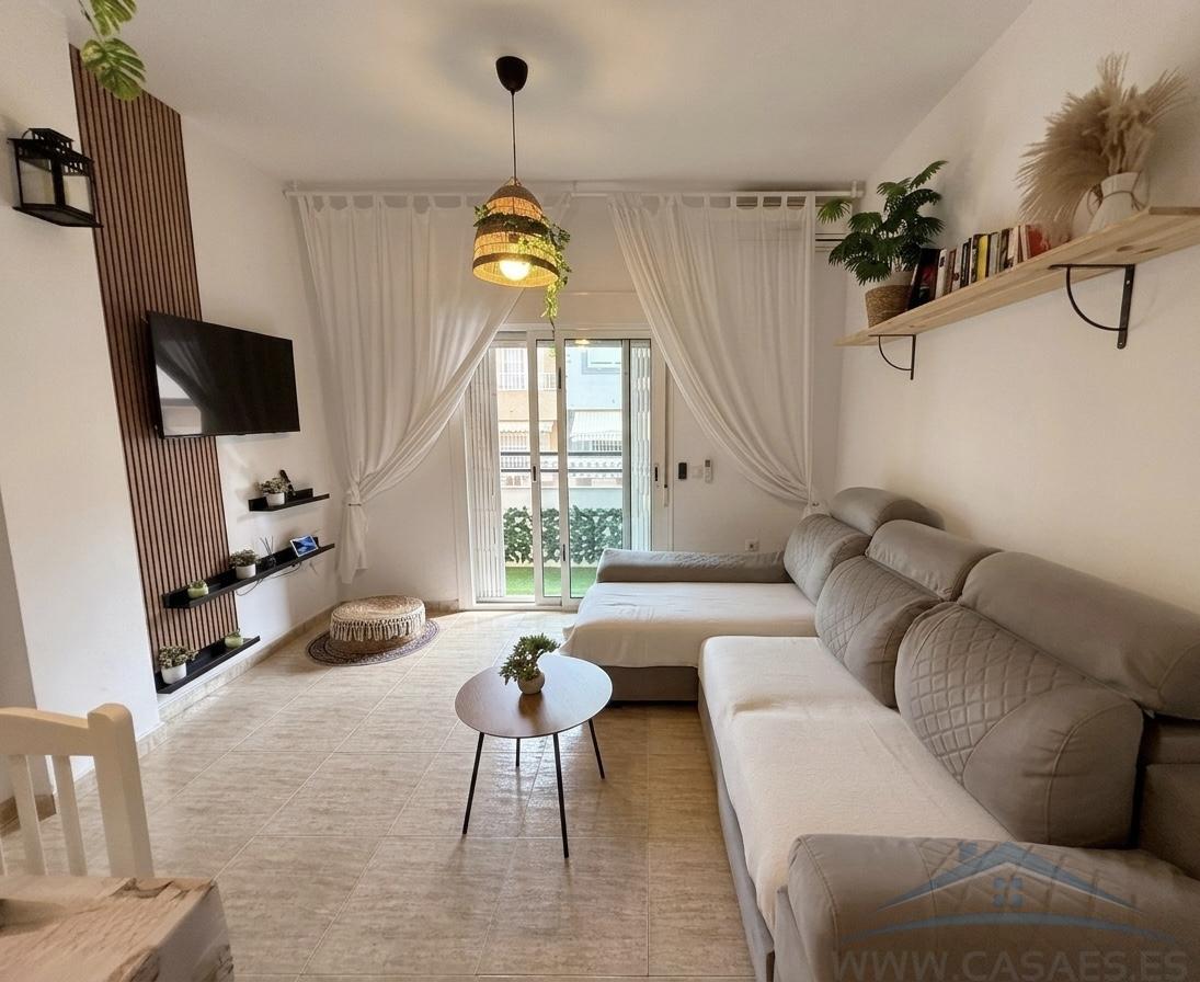 For sale of flat in Roquetas de Mar