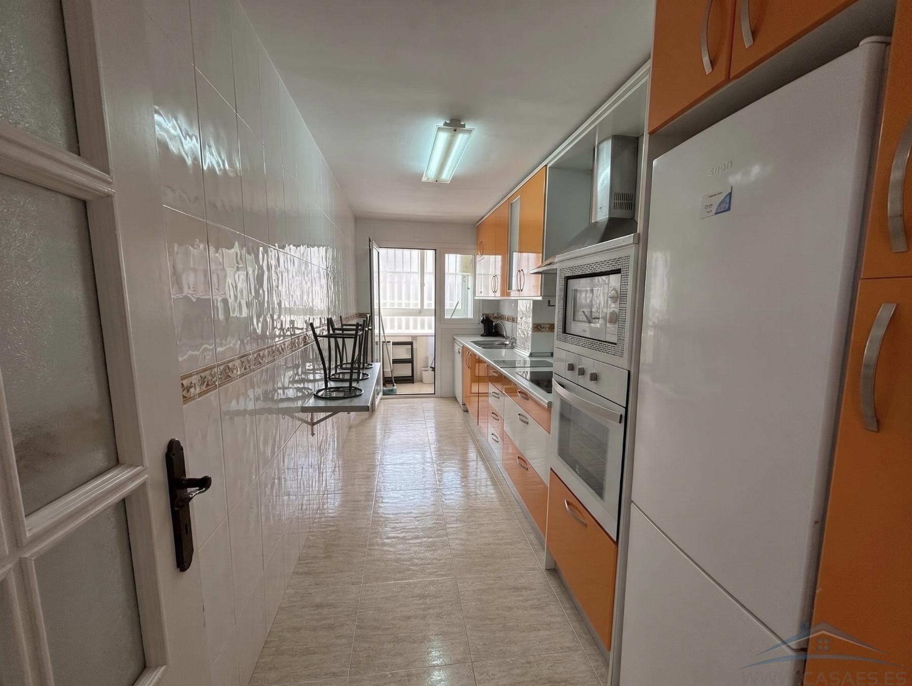 For sale of flat in Roquetas de Mar