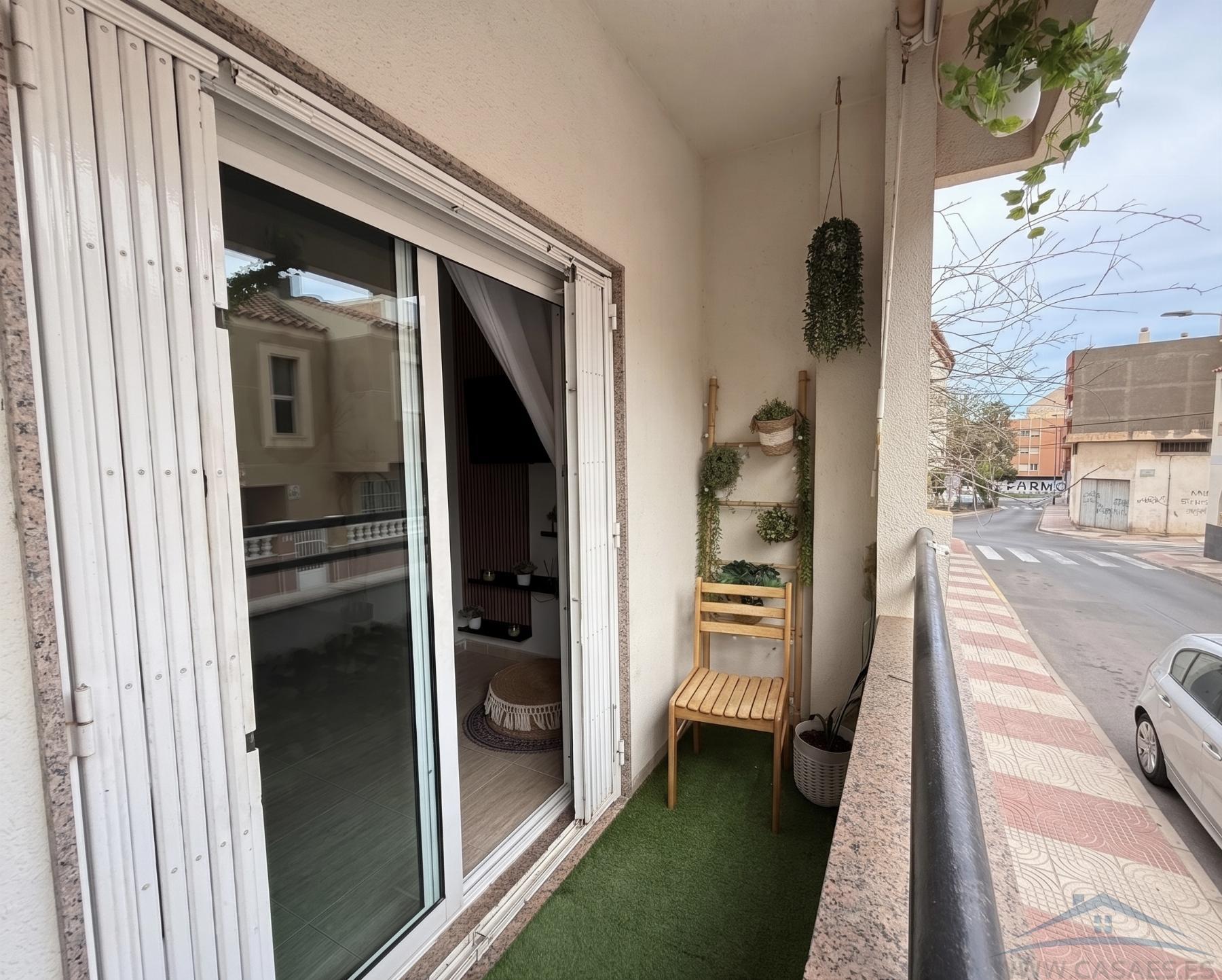 For sale of flat in Roquetas de Mar
