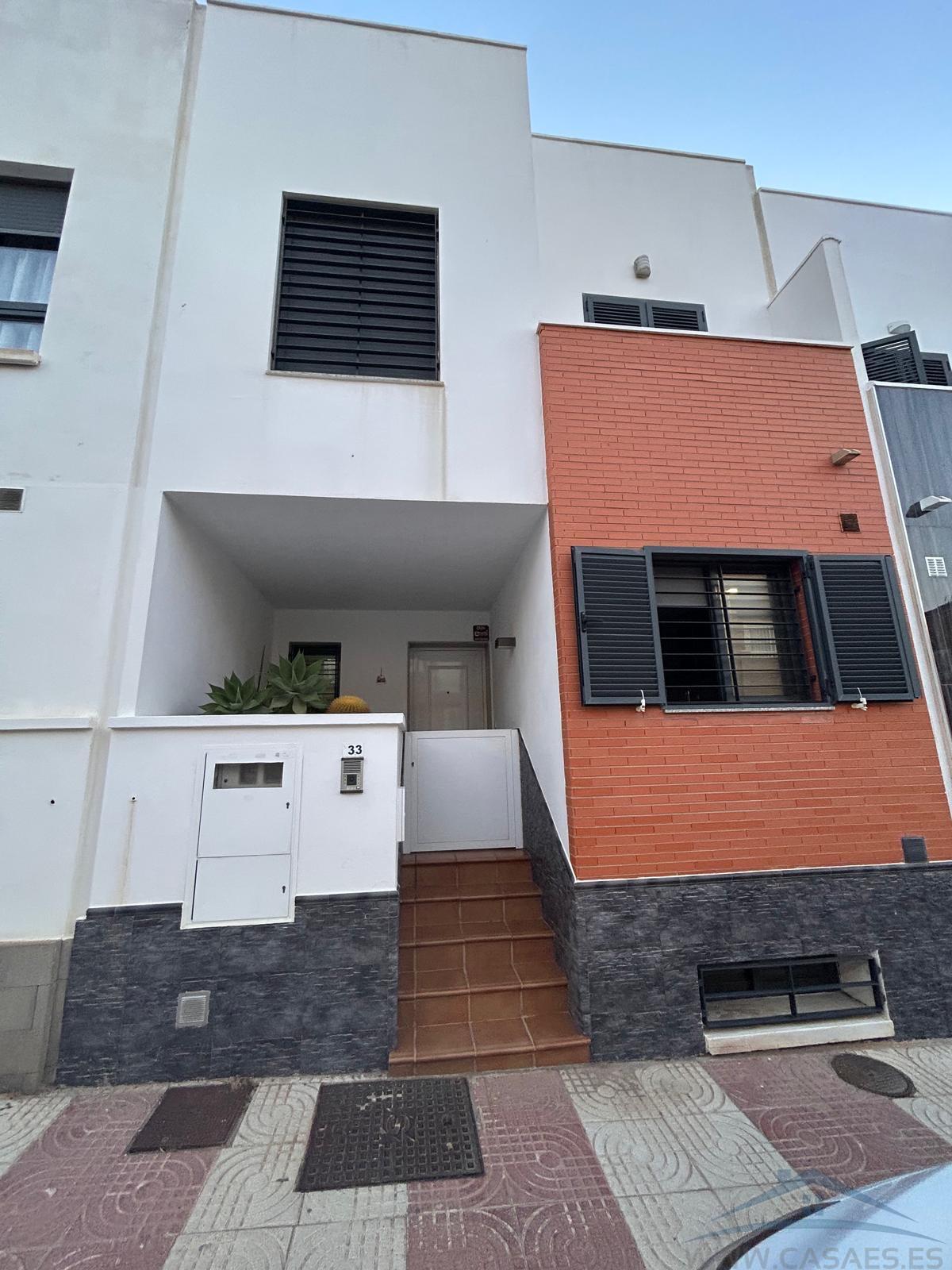 Venta de chalet en Aguadulce