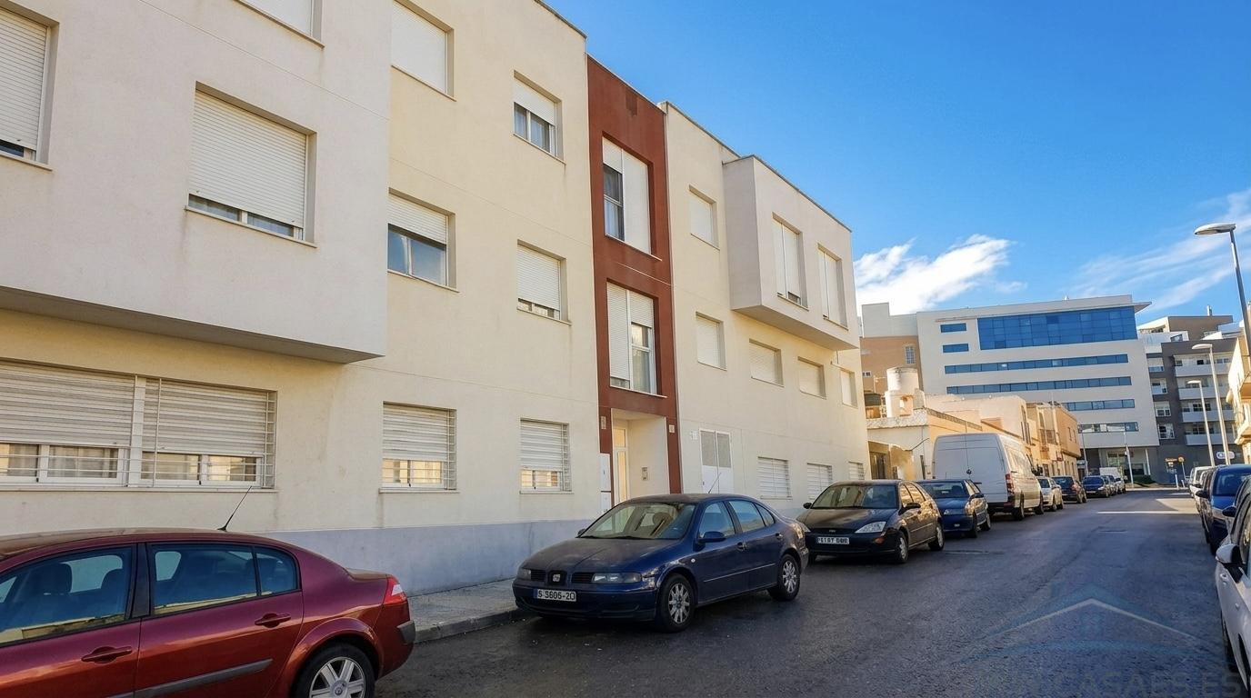 Venta de piso en Vícar