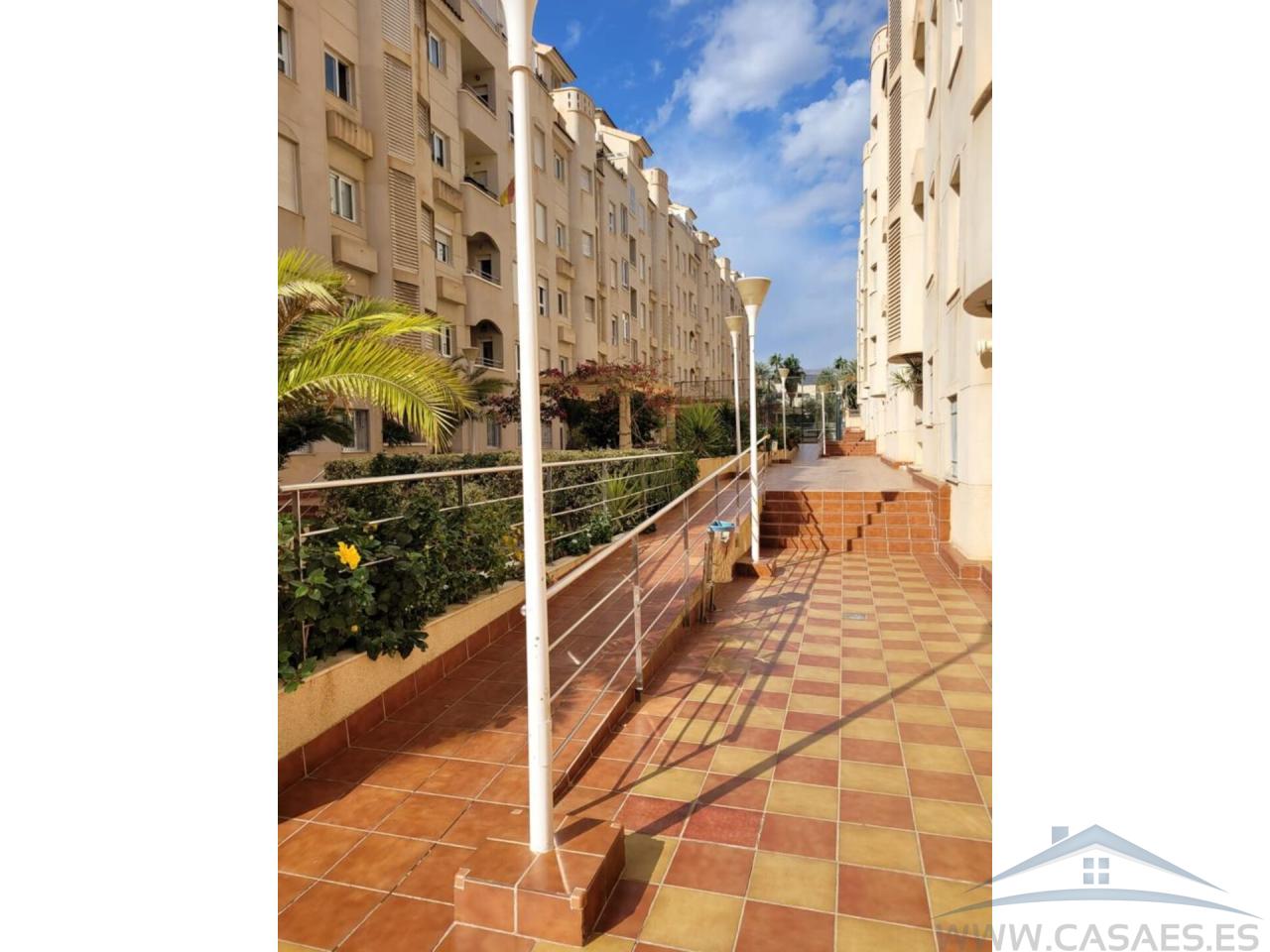 For sale of flat in Roquetas de Mar