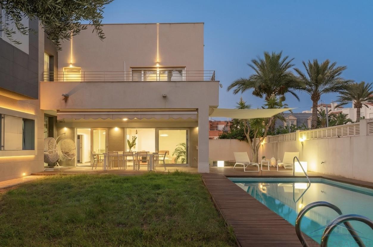 Alquiler de villa en Aguadulce