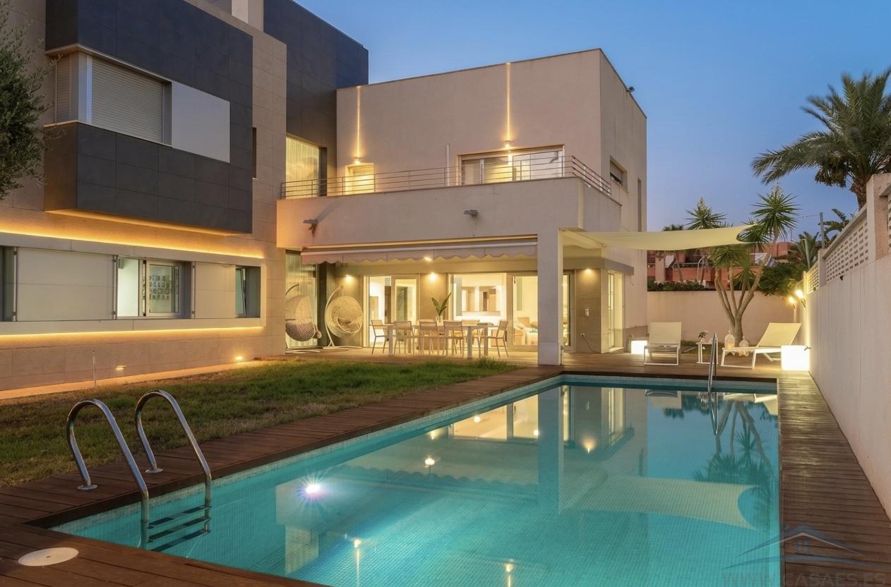 Alquiler de villa en Aguadulce