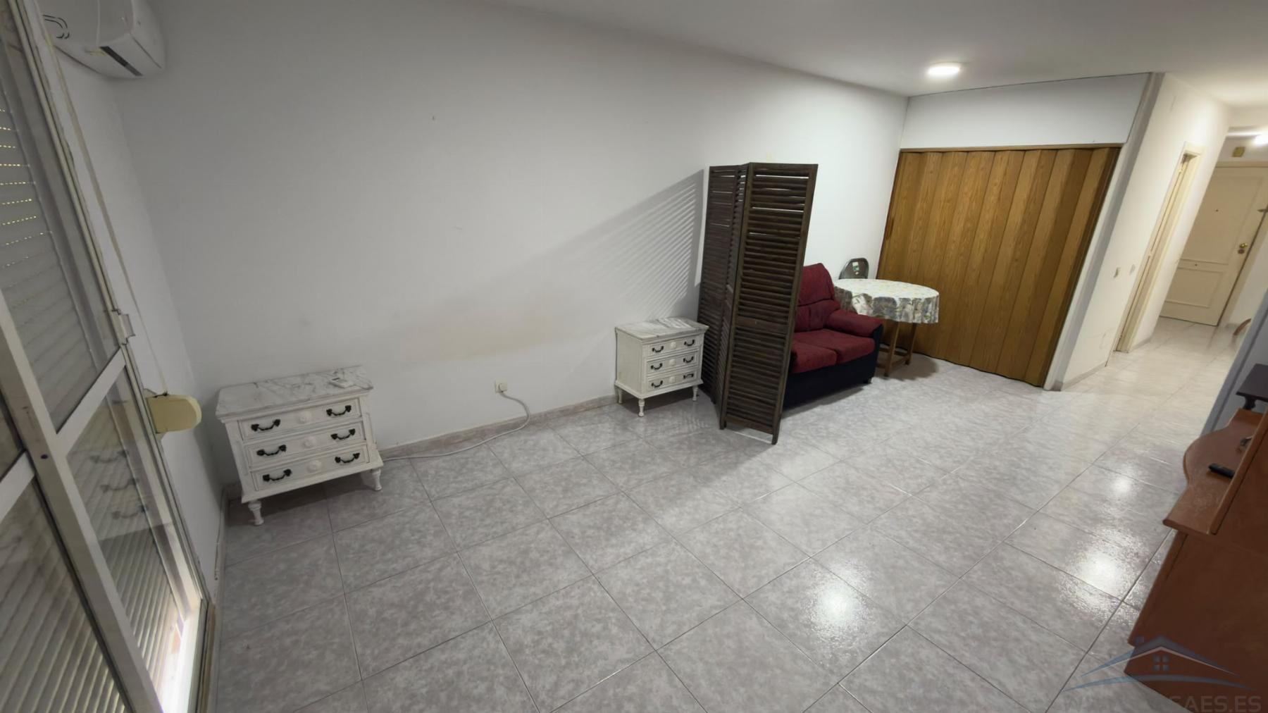 Venta de estudio en Almería