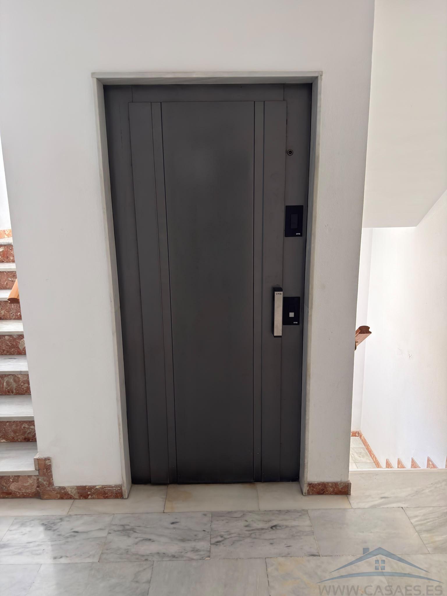 Venta de estudio en Almería
