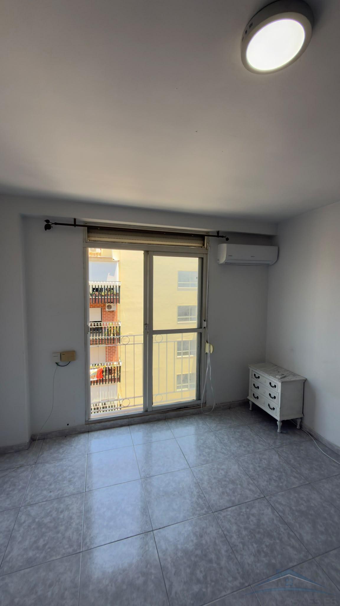 Venta de estudio en Almería
