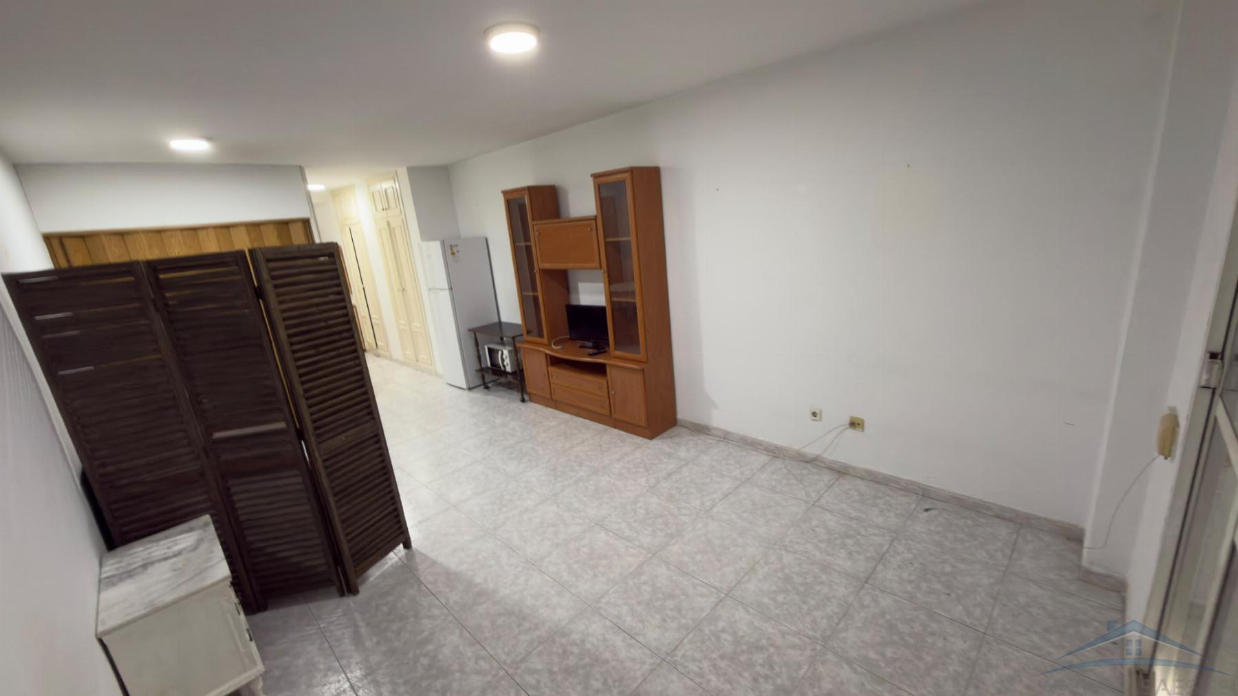 Venta de estudio en Almería