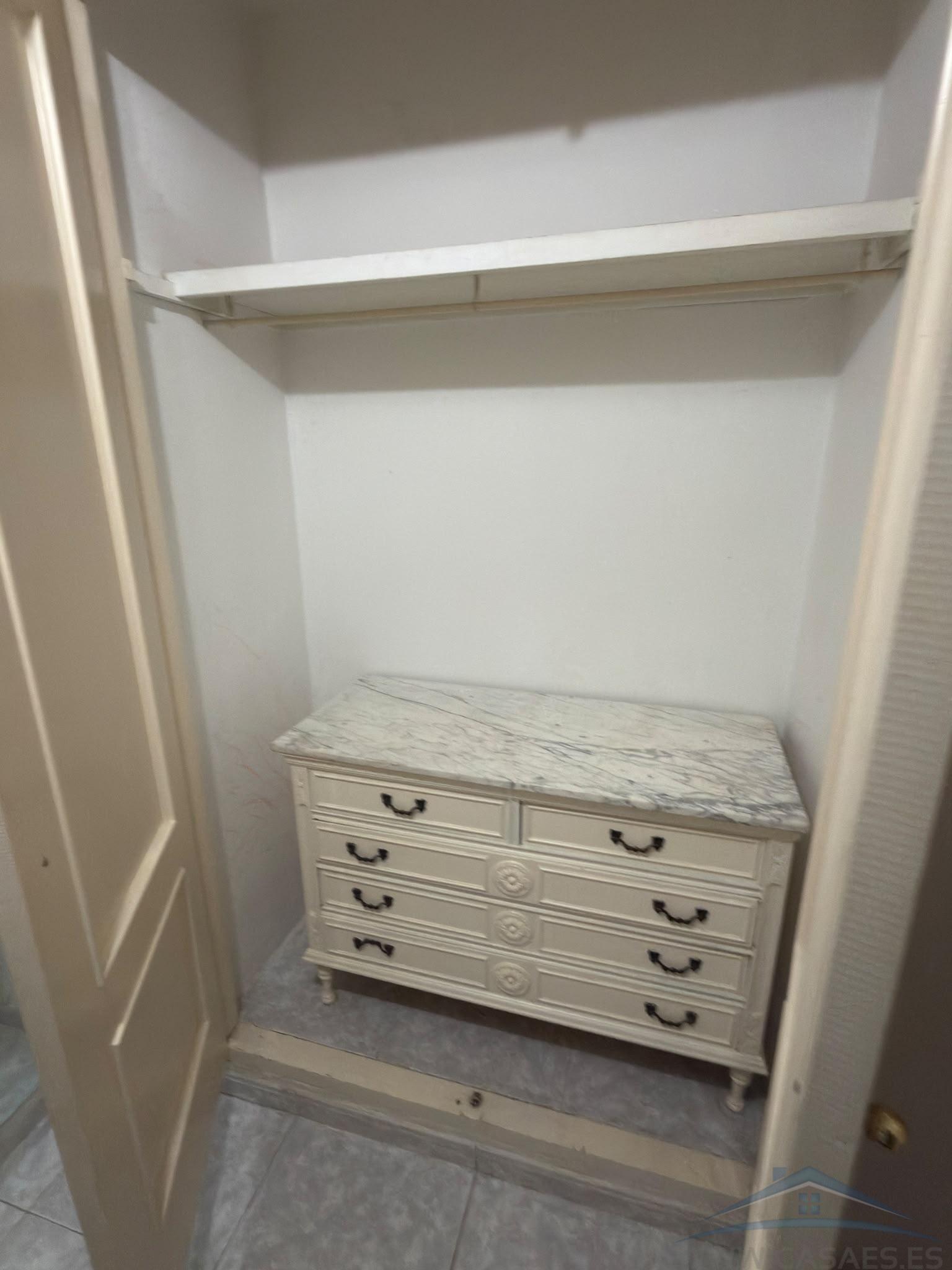 Venta de estudio en Almería