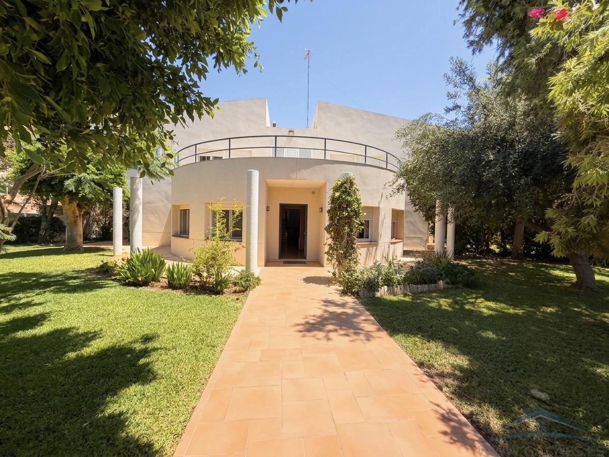 Venta de chalet en Roquetas de Mar