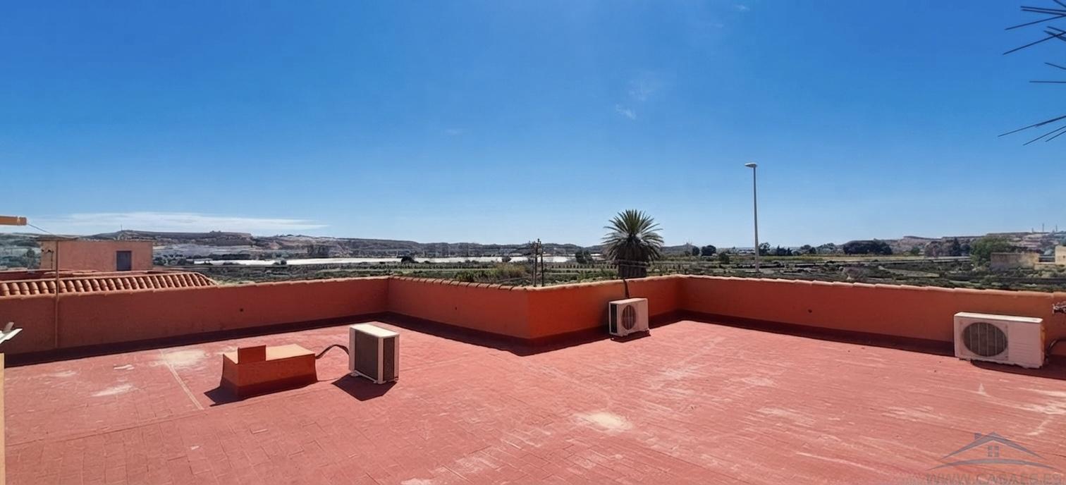 Venta de casa en Huércal de Almería