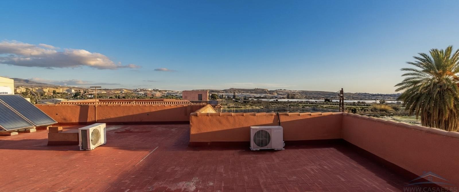 Venta de casa en Huércal de Almería