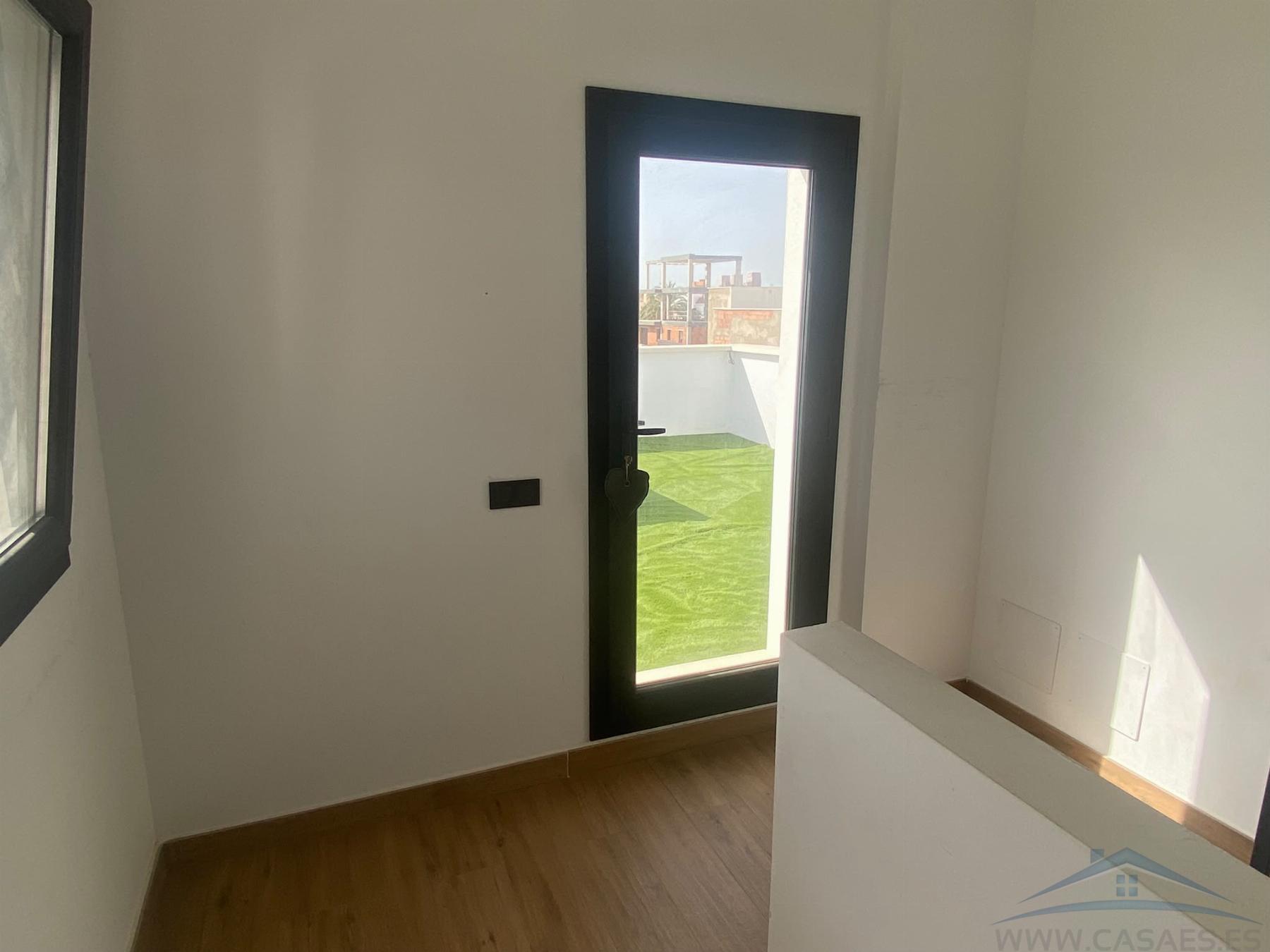 Venta de chalet en Huércal de Almería