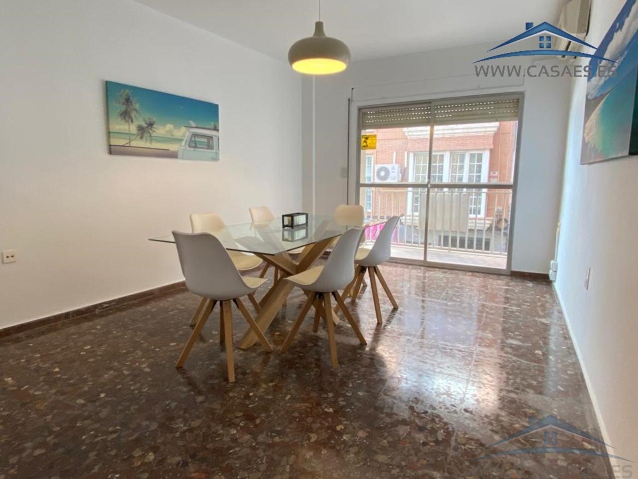 For sale of flat in Almería
