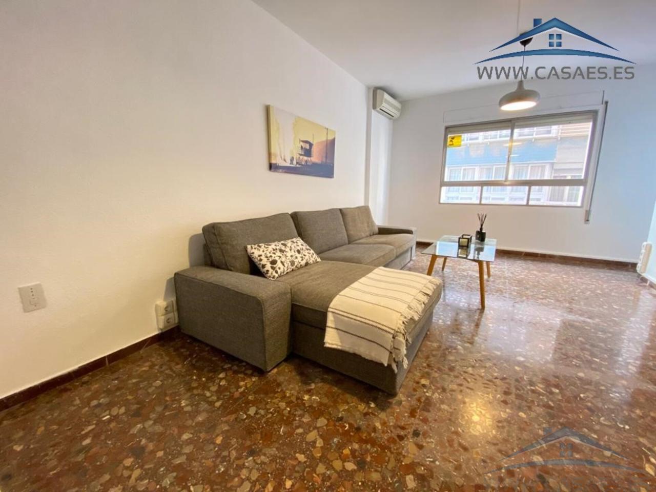 For sale of flat in Almería