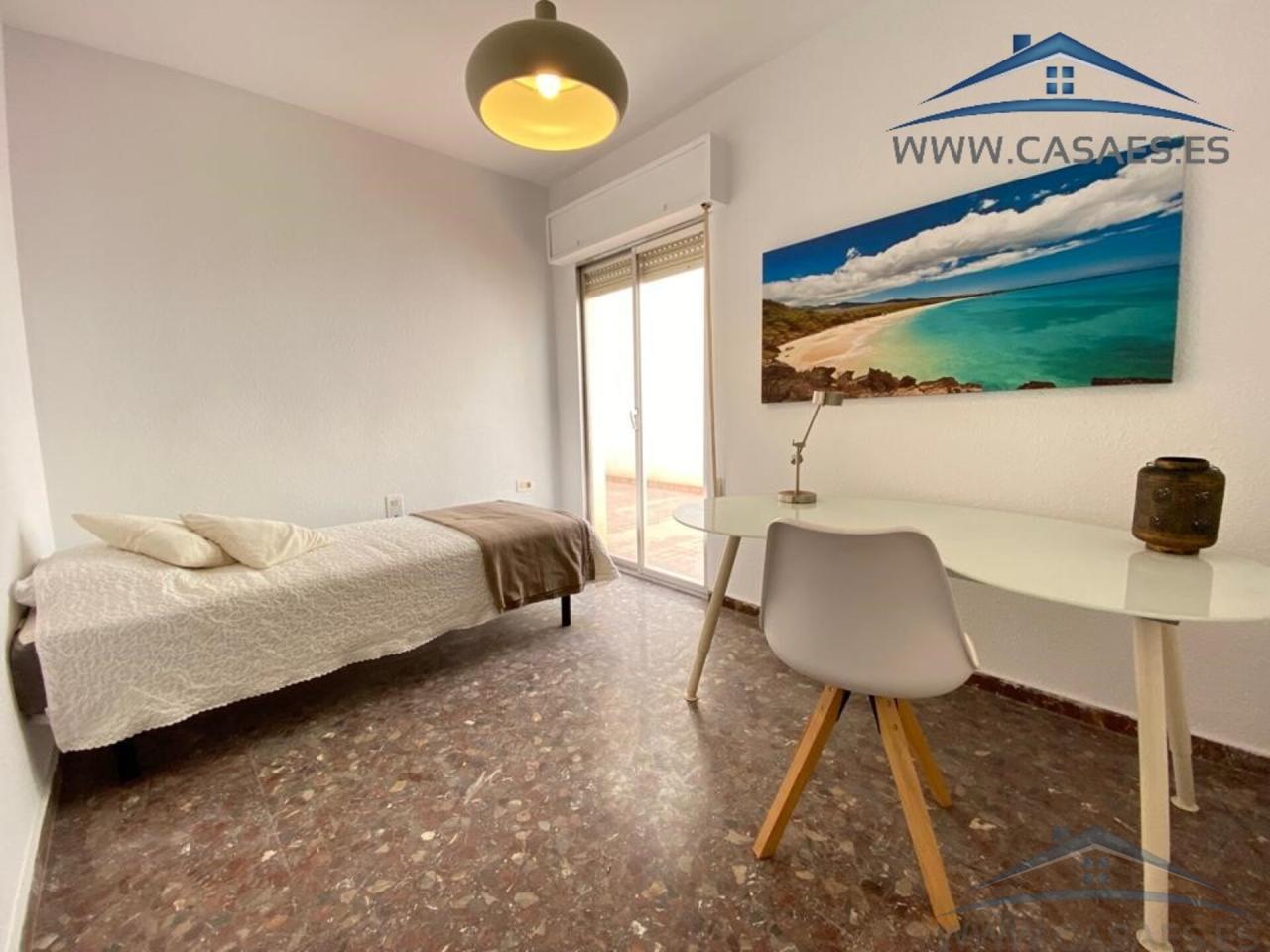 For sale of flat in Almería