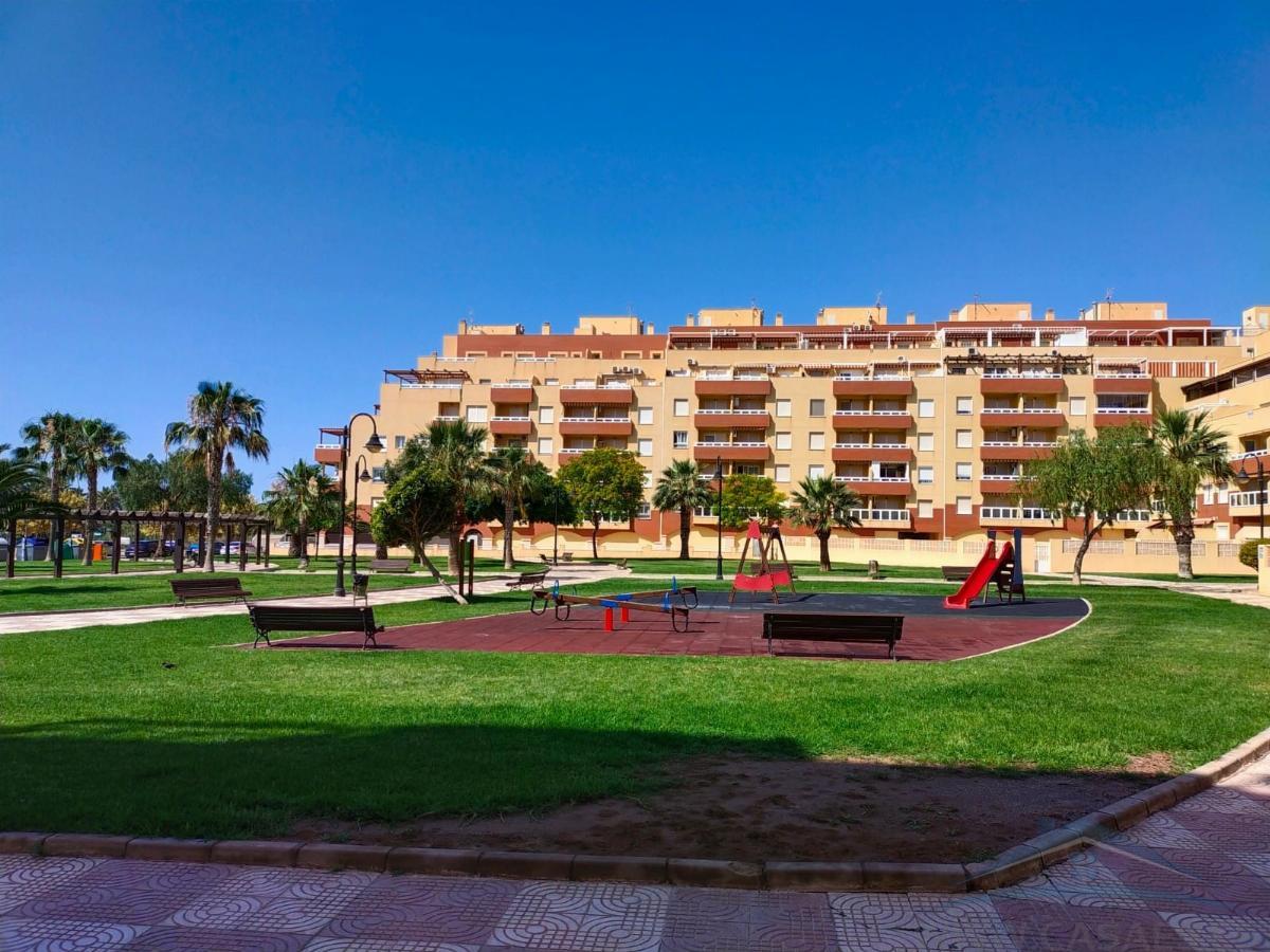 For rent of flat in Roquetas de Mar